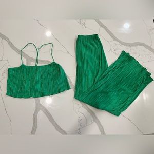 Good America Kelly Green Cropped tank and pant set